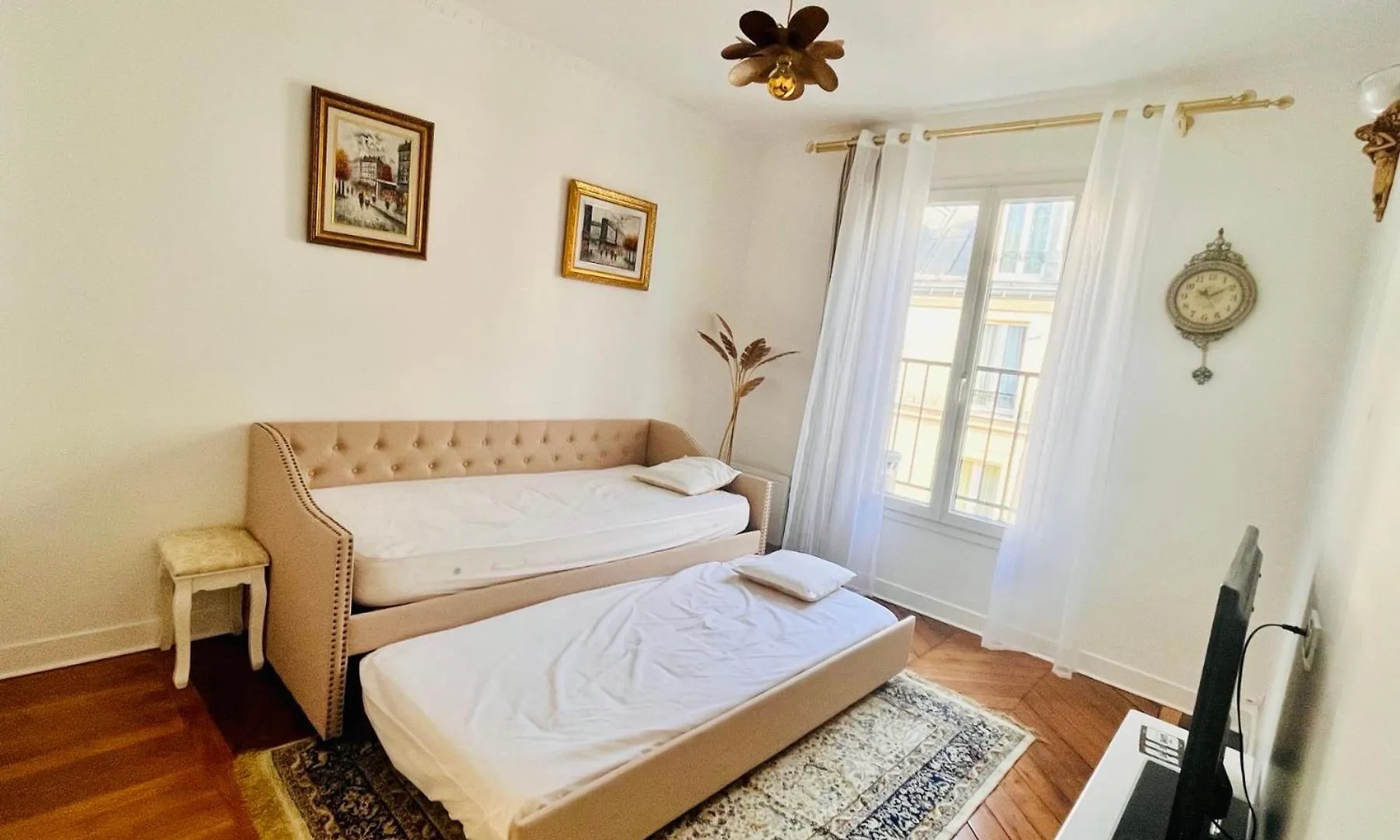 Paris Rare Pearl 5E Notre Dame Saint Michel Apartment