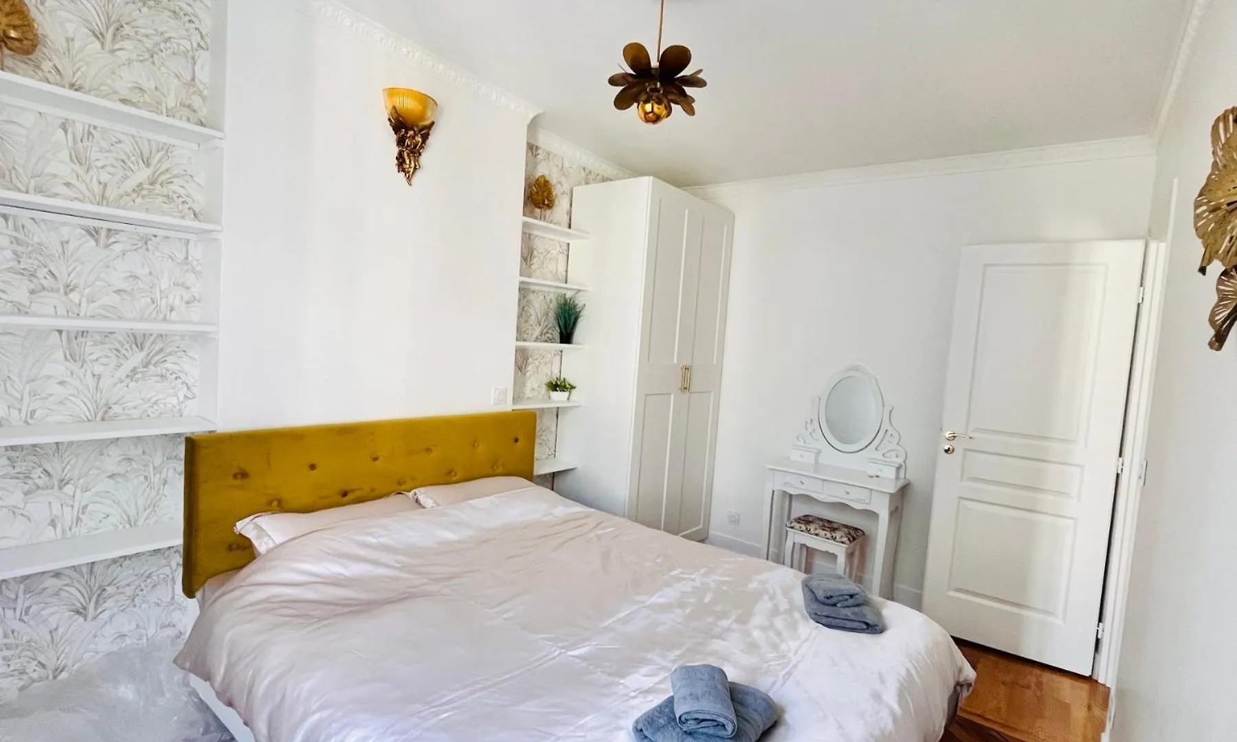 Paris Rare Pearl 5E Notre Dame Saint Michel Apartment