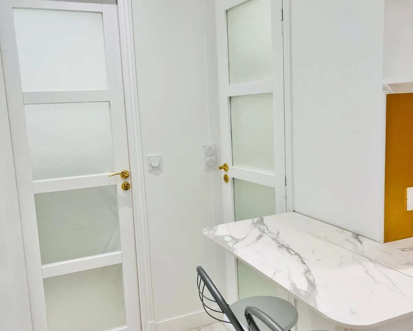 Paris Rare Pearl 5E Notre Dame Saint Michel Apartment