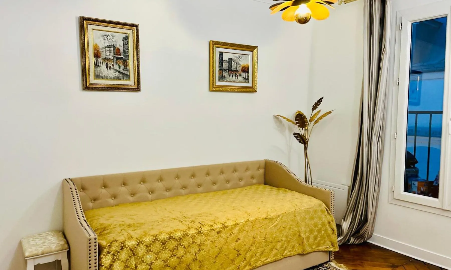 Paris Rare Pearl 5E Notre Dame Saint Michel Apartment